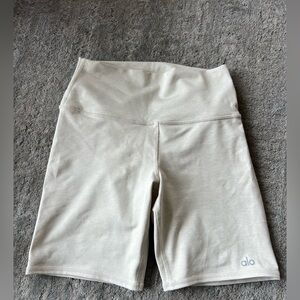 Alo Yoga Shorts BNWOT